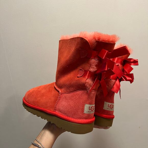 UGG Australia Kids Peach Satin Bow Bailey Button Size 4 - Picture 3 of 7